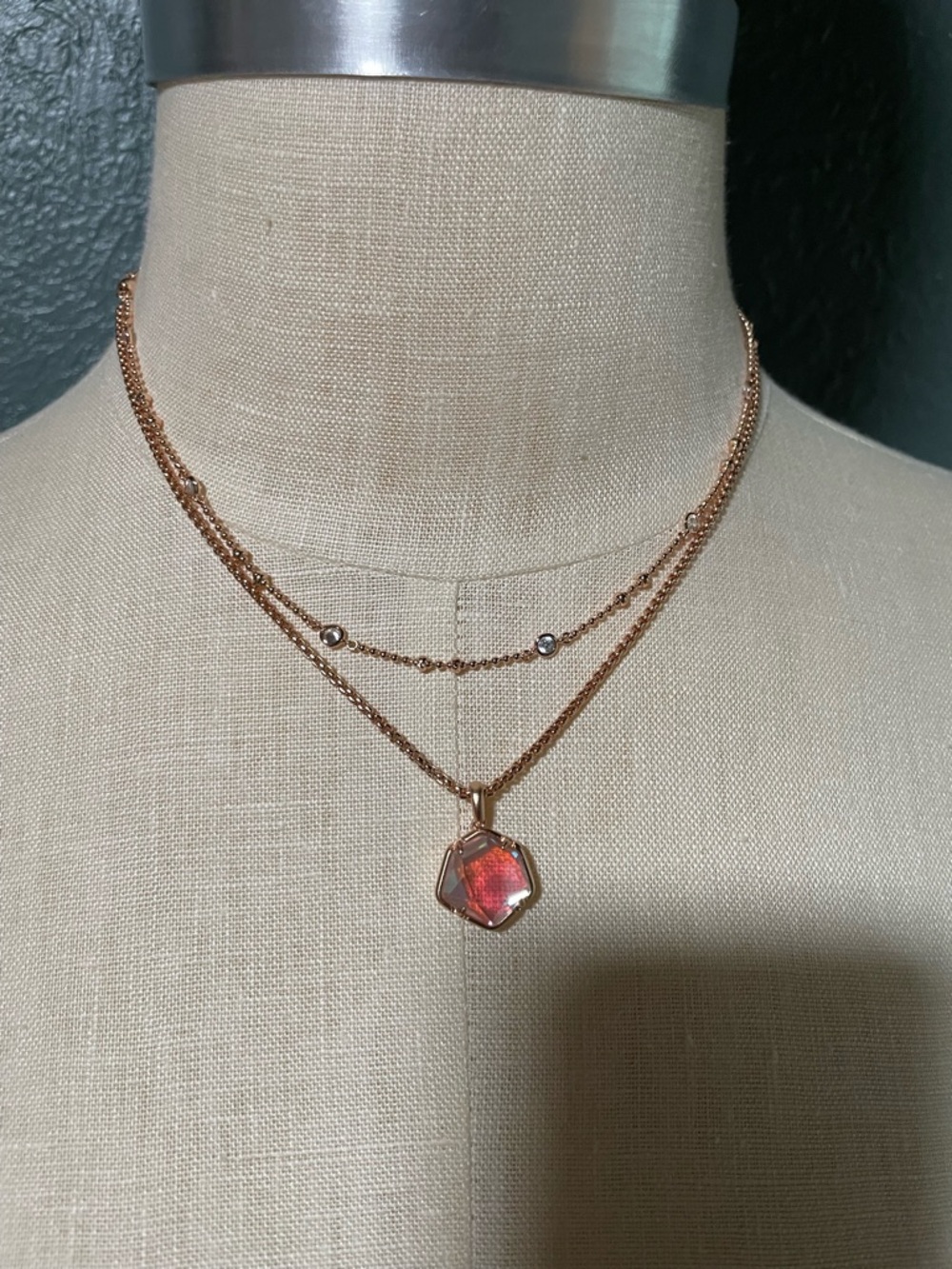 NWT Kendra Scott Rose Gold Vanessa Pendant Necklace with Dichroic Glass Stone - Picture 2 of 3